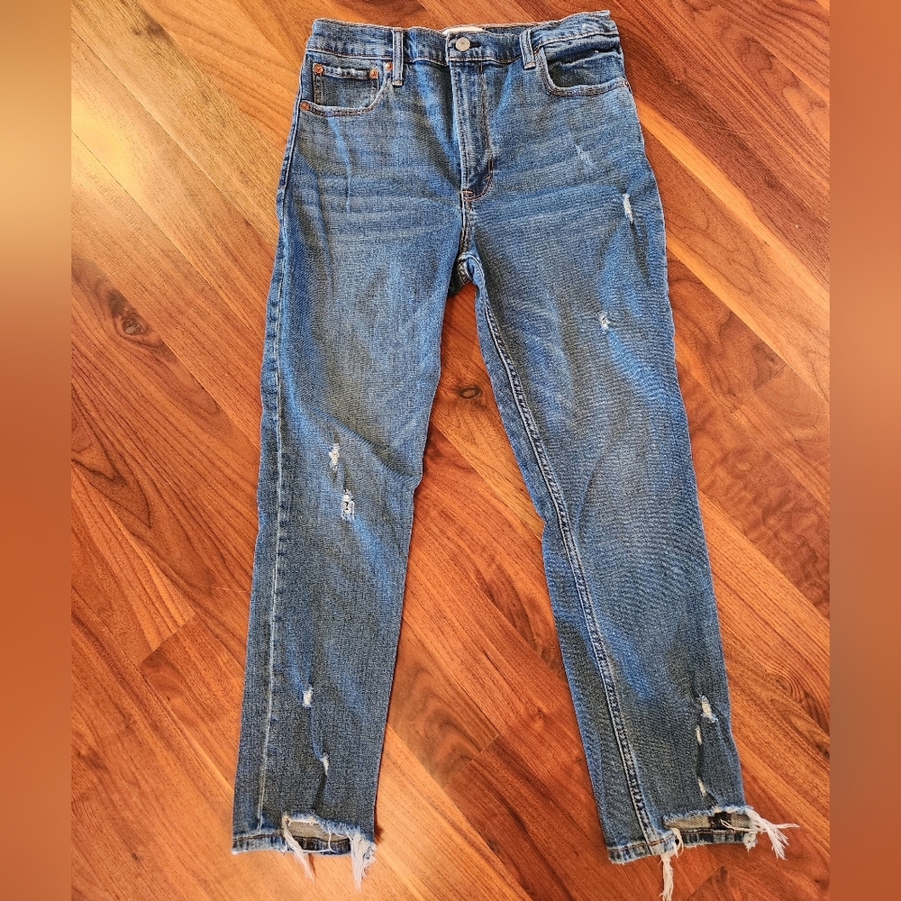Abercrombie & Fitch The Skinny High Rise Jeans